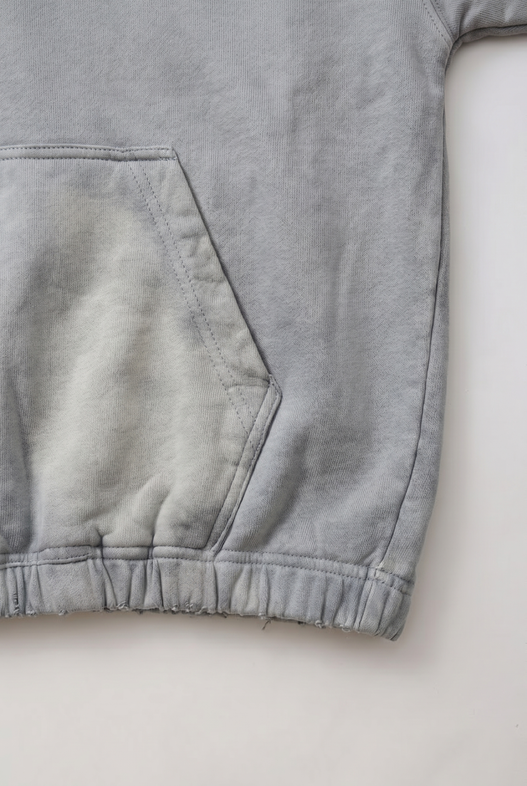 Distressed Cropped Hoodie / GREY